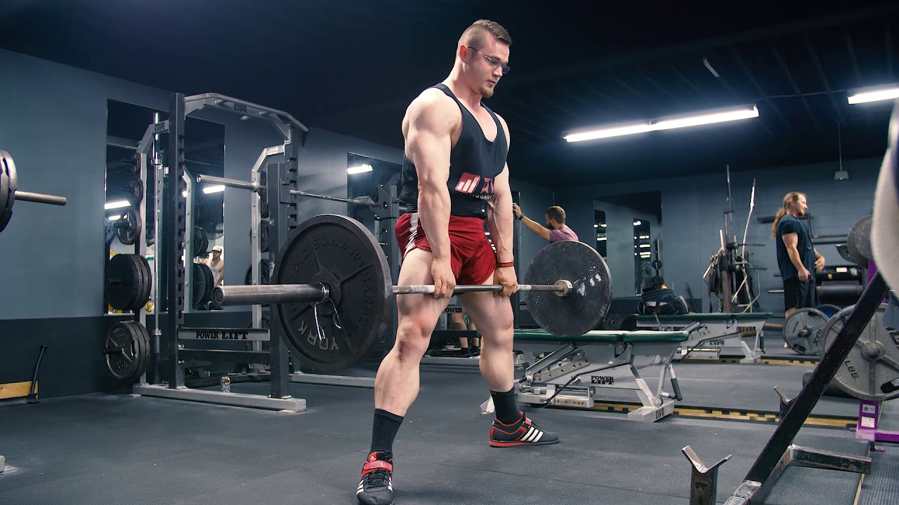 Sumo vs. Conventional Deadlifts, Which Is Right?